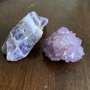 💜AMETHYST SET. Flower 1”. Chevron raw 3”. Gorgeous flower. 2 very nice pieces